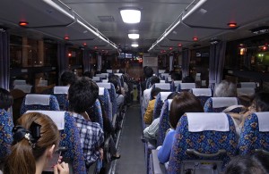 バス車中