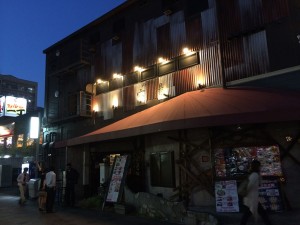 オープニング・パーティ