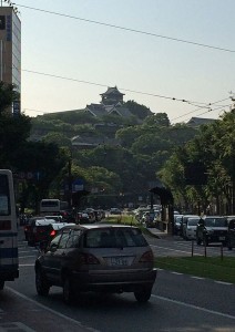 通町筋から見る熊本城