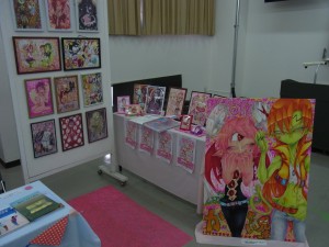 3年生イラスト展示「根暗ポップ」！