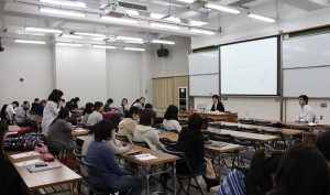 学生や教員からからかなり踏み込んだ質問も！