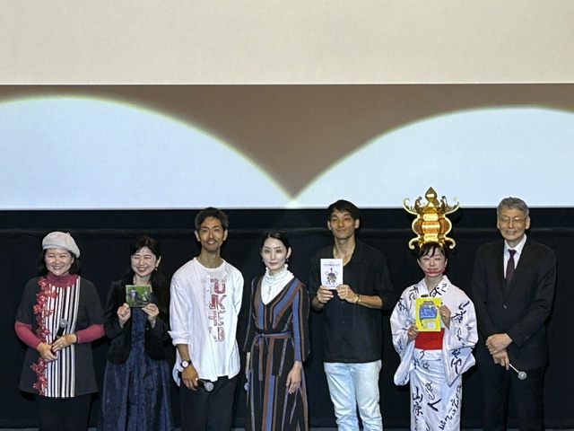 「骨なし灯籠」舞台挨拶様子